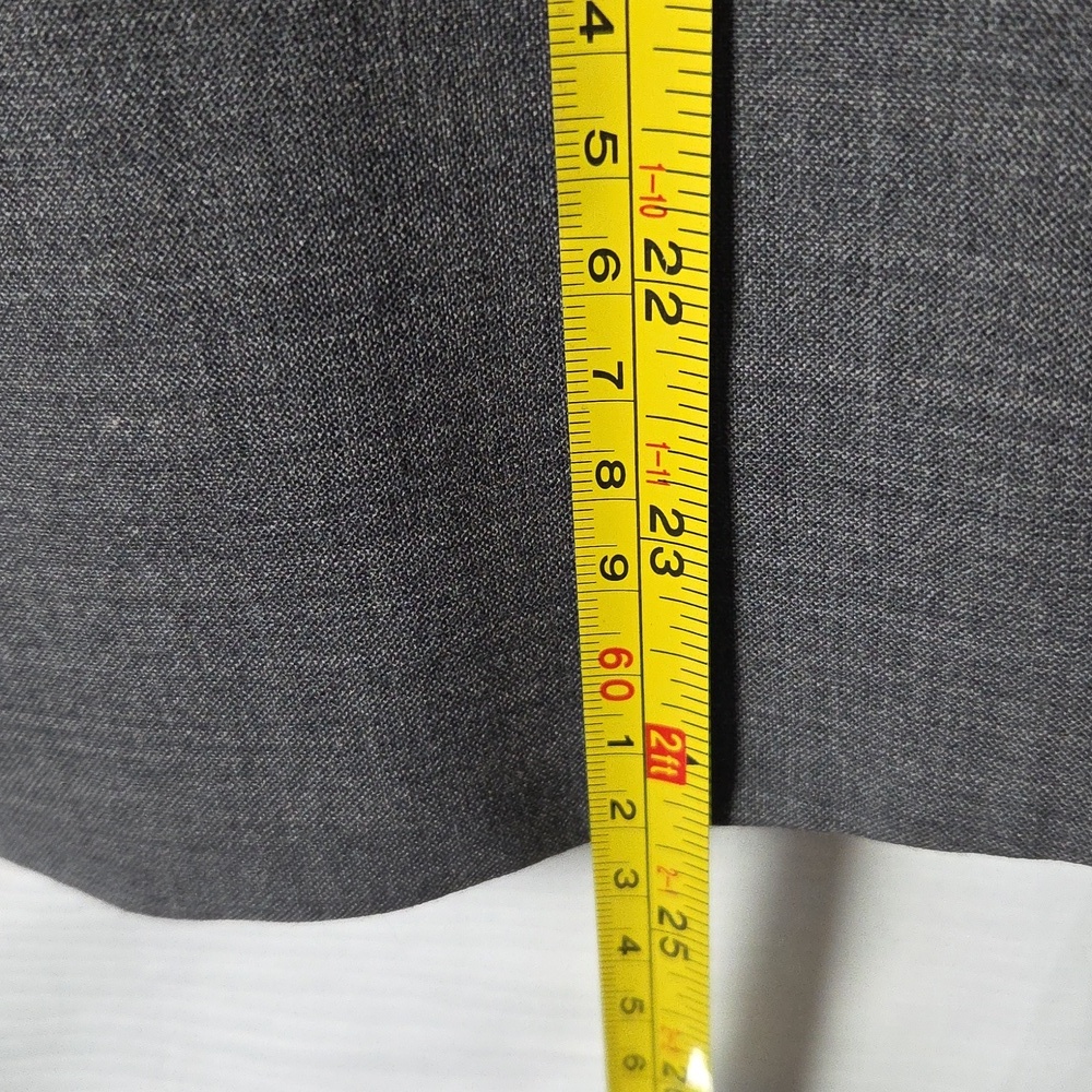 Theory Woman Charcoal Two-Button Blazer,sz 8. - Picture 4 of 8